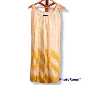 Modele de Prudence Cream Yellow Sleeveless Dress